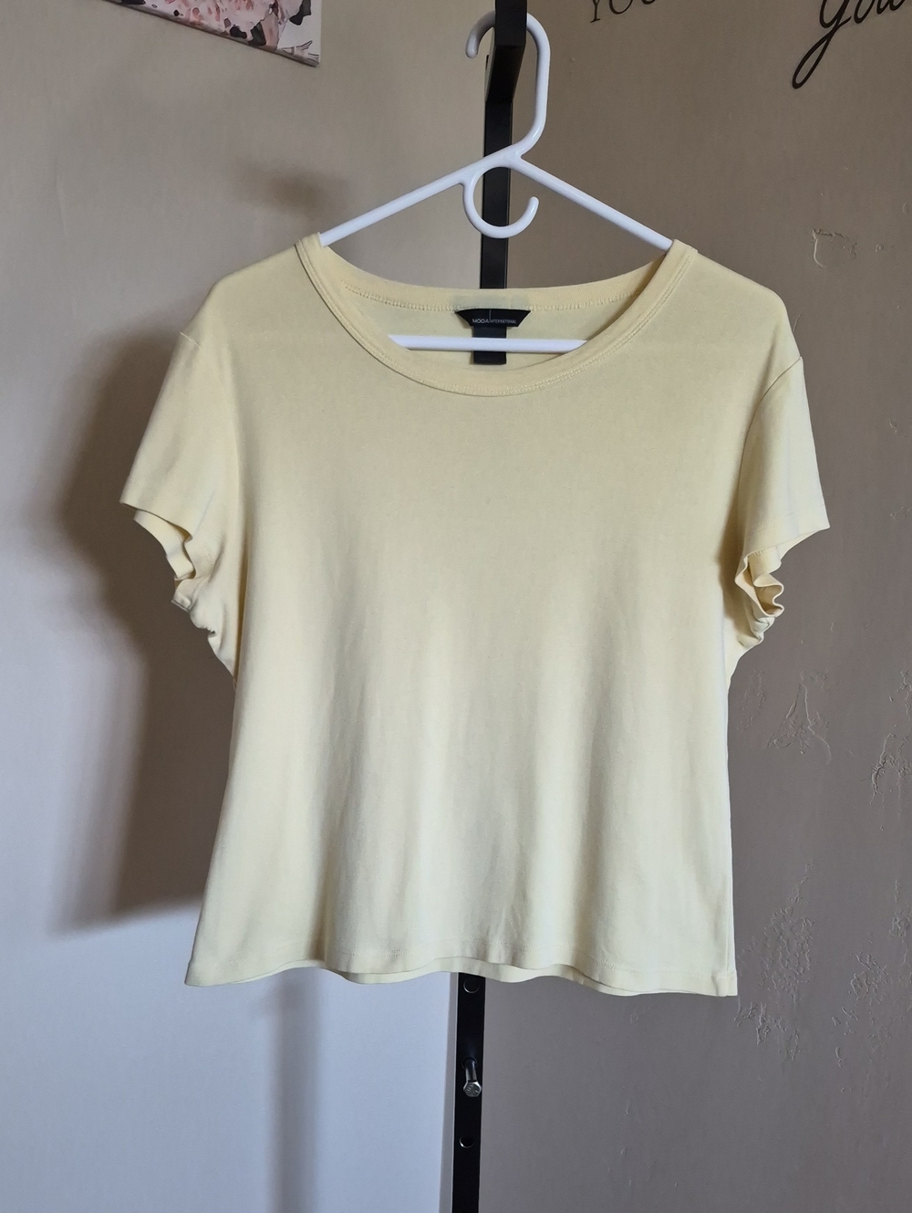 Moda International Pale Yellow Short Sleeve Crewneck Tee Size XL